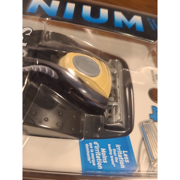 NOS Schick Quattro Titanium 4 Blade Razor 2 Cartridges Edging Blade 2006 Sealed - Picture 11 of 11